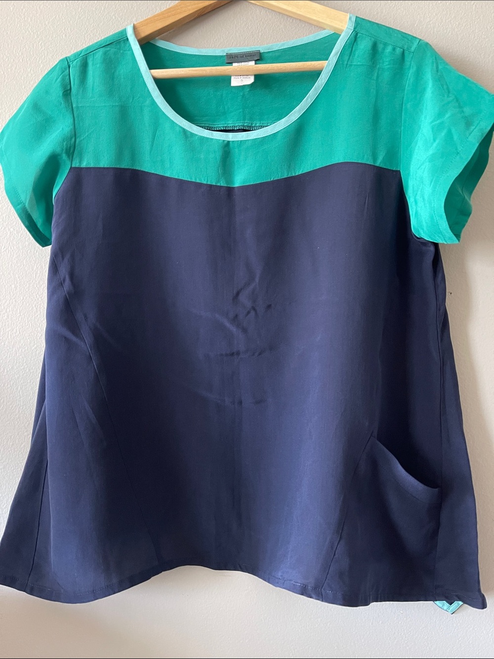 Colorblock Silk Navy and Teal Short-Sleeve Scoop-Neck Blouse